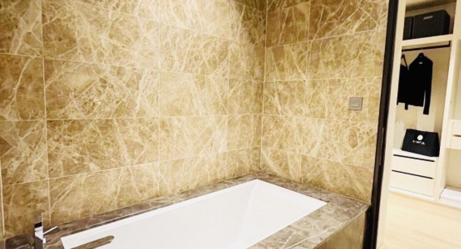 For rent 89 bedrooms condo in Pathum Wan, Bangkok