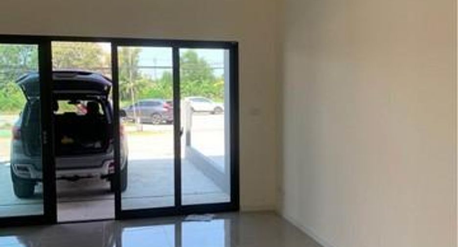 For rent 2 bed office in Mueang Pathum Thani, Pathum Thani