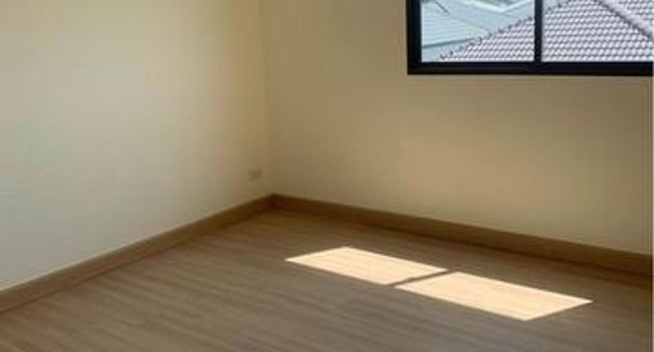 For rent 2 bed office in Mueang Pathum Thani, Pathum Thani