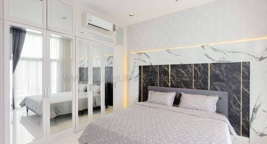 For rent そして for sale 2 Beds apartment in Huai Khwang, Bangkok