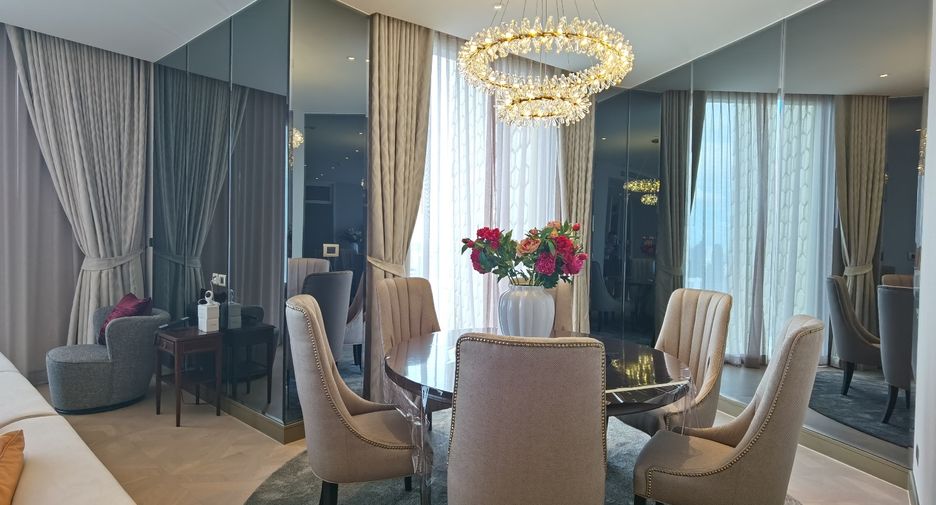 For rent そして for sale 3 ベッドルーム condo in Khlong San, Bangkok