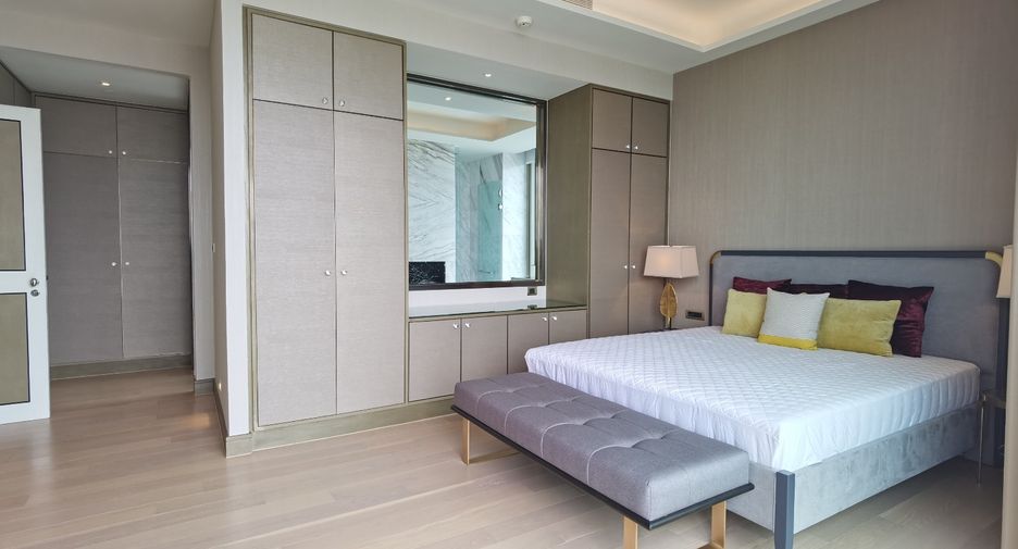 For rent そして for sale 3 ベッドルーム condo in Khlong San, Bangkok