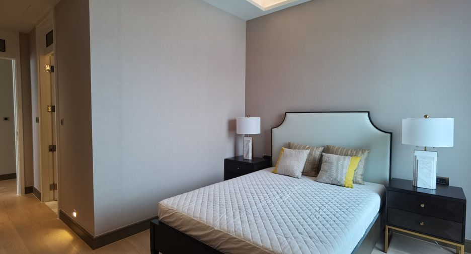 For rent そして for sale 3 ベッドルーム condo in Khlong San, Bangkok