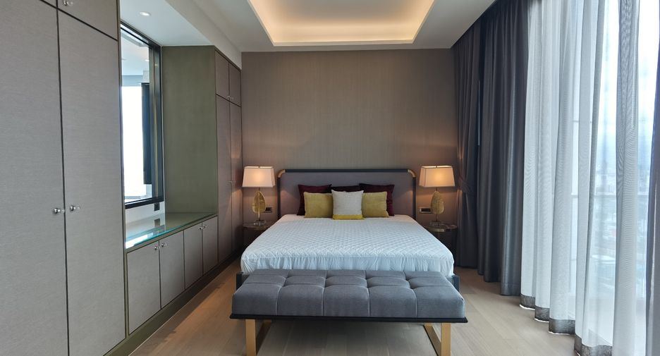 For rent そして for sale 3 ベッドルーム condo in Khlong San, Bangkok
