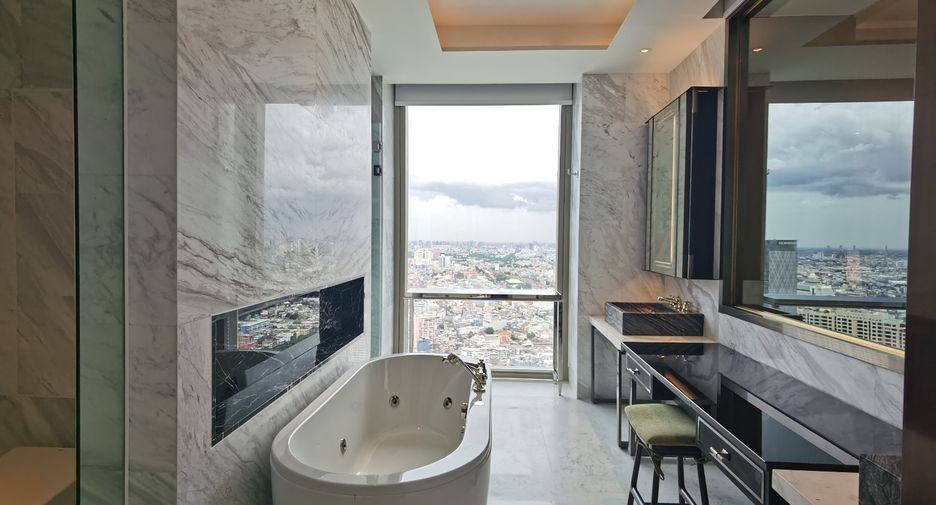 For rent そして for sale 3 ベッドルーム condo in Khlong San, Bangkok
