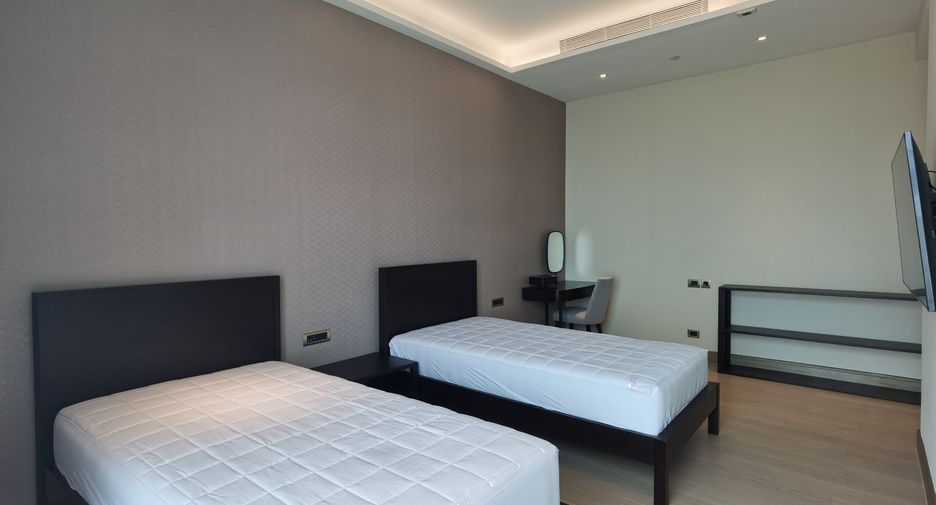 For rent そして for sale 3 ベッドルーム condo in Khlong San, Bangkok