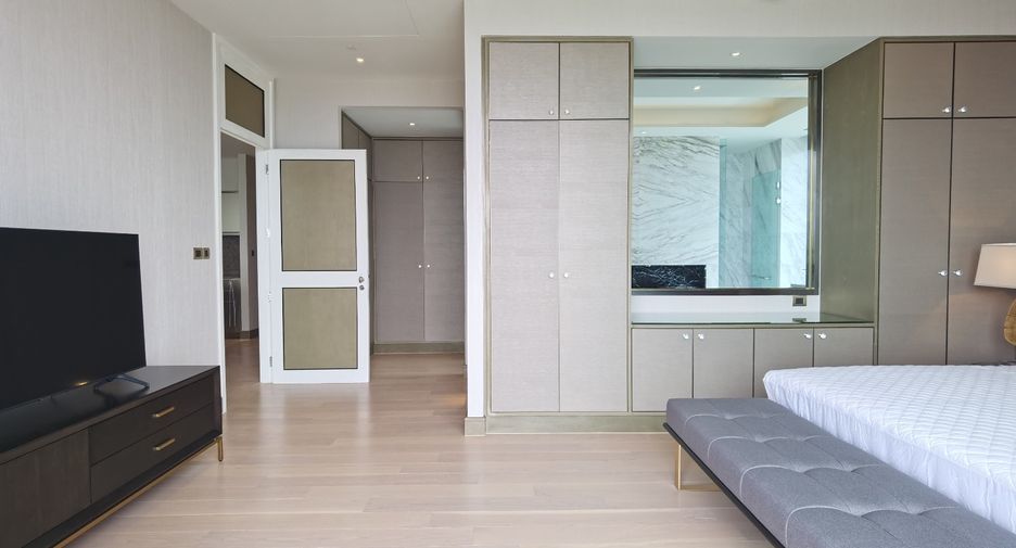 For rent そして for sale 3 ベッドルーム condo in Khlong San, Bangkok