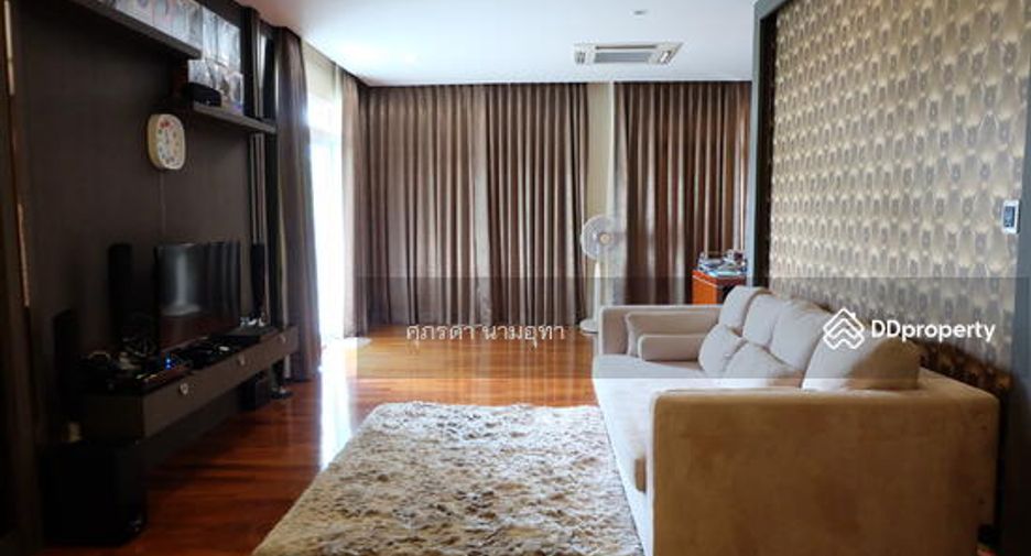 For sale 5 bed house in Lam Luk Ka, Pathum Thani