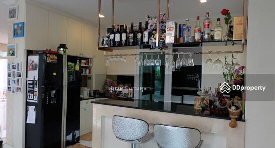 For sale 5 bed house in Lam Luk Ka, Pathum Thani