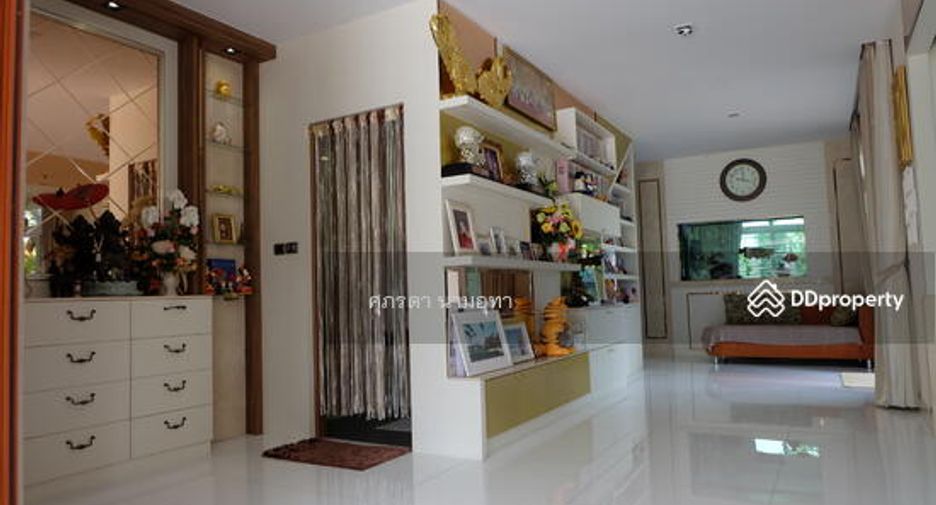 For sale 5 bed house in Lam Luk Ka, Pathum Thani