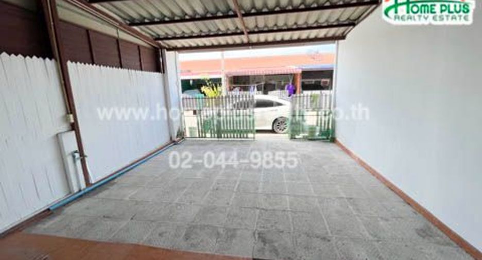 For sale 2 Beds townhouse in Bang Pakong, Chachoengsao