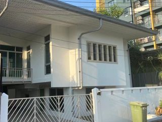 For sale 7 Beds house in Khlong Toei, Bangkok