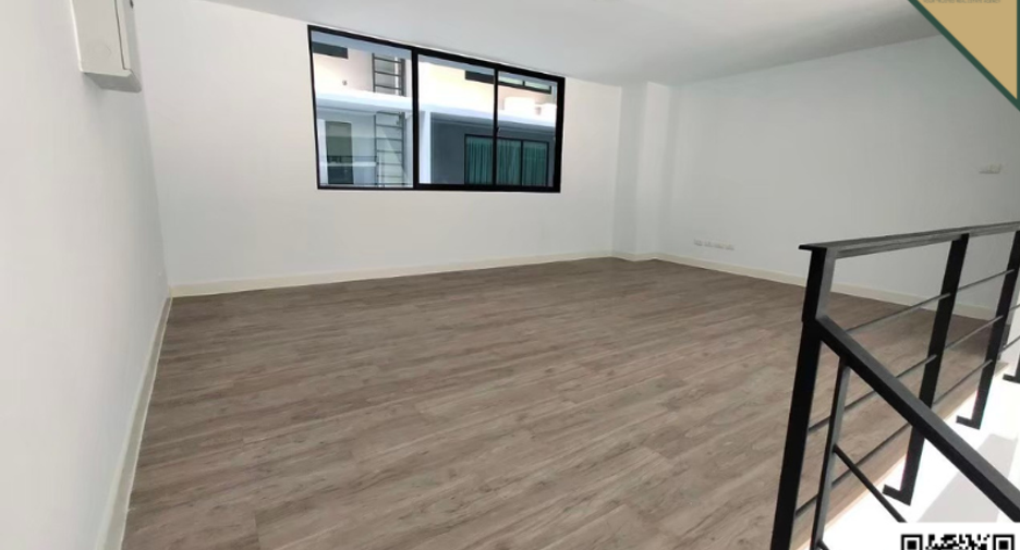 For sale 1 bed townhouse in Bang Khen, Bangkok