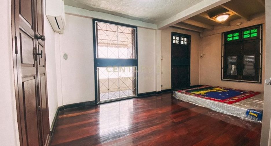 出租 3 卧室 独立屋 在 Din Daeng, 曼谷