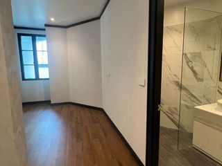 Haus zur Miete mit 4 Zimmer in Watthana, Bangkok