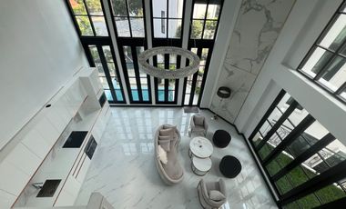 Haus zur Miete mit 4 Zimmer in Watthana, Bangkok