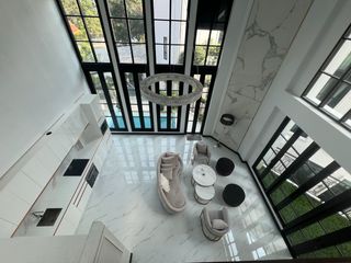Haus zur Miete mit 4 Zimmer in Watthana, Bangkok