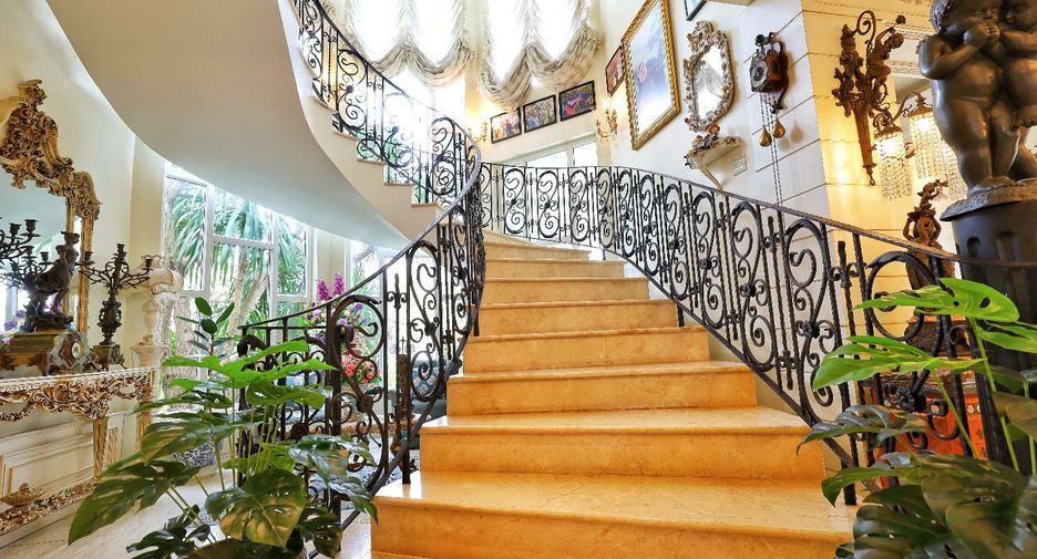 Продажа 3 спальни дом в Чом Тхонг, Бангкок