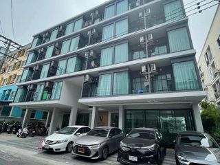 For sale 95 bed apartment in Phaya Thai, Bangkok