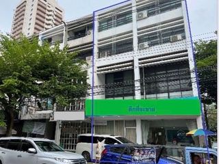 Gewerbefläche zum Kauf in Watthana, Bangkok