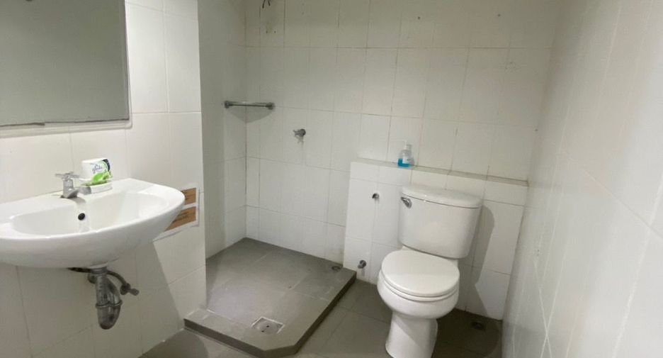 For sale retail Space in Watthana, Bangkok