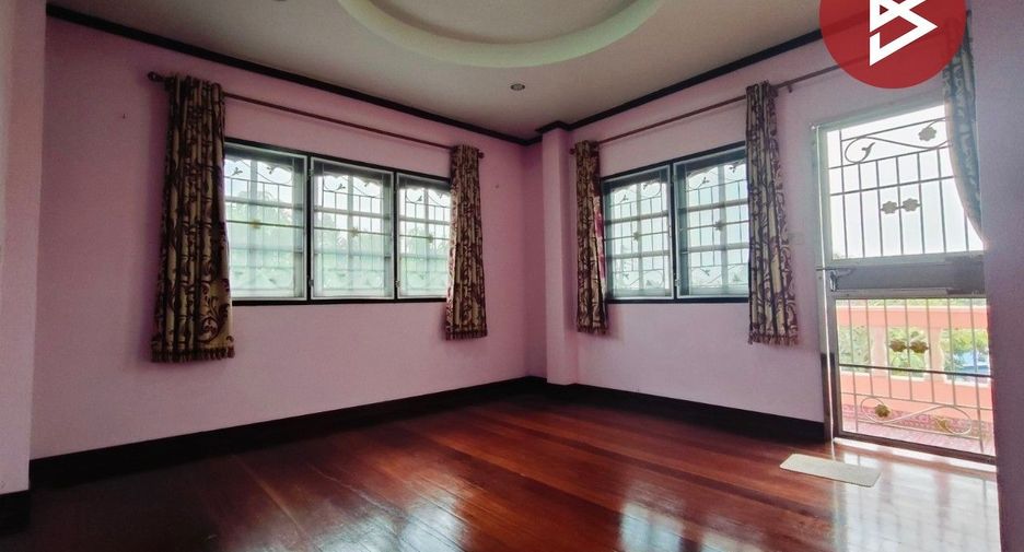 For sale 4 bed house in Mueang Chachoengsao, Chachoengsao