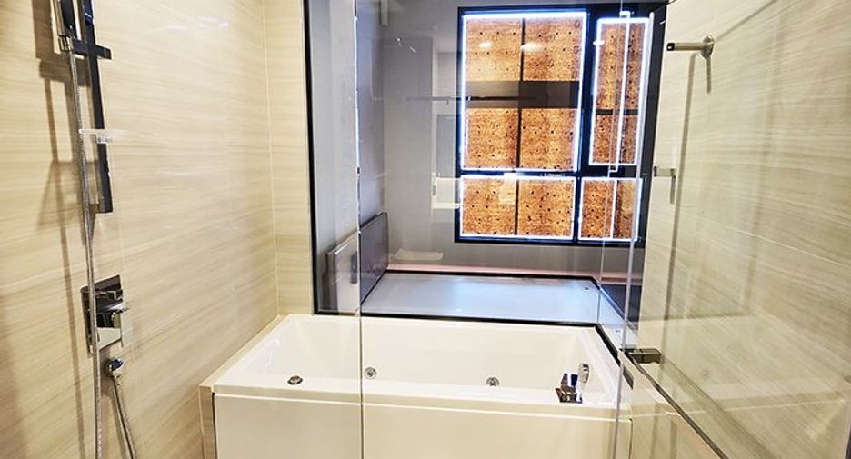 For sale 1 bed condo in Watthana, Bangkok