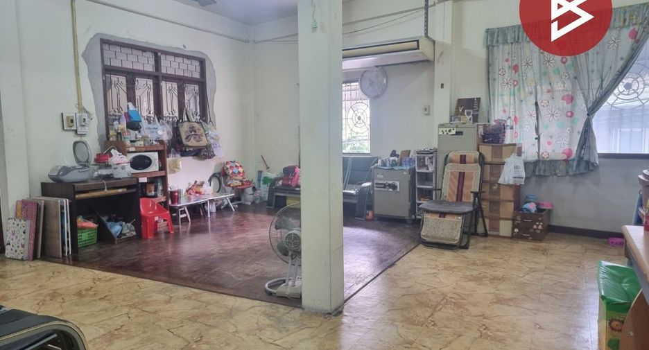 For sale 2 bed retail Space in Thon Buri, Bangkok
