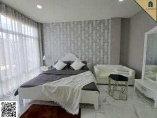 For sale 4 bed office in Phra Khanong, Bangkok