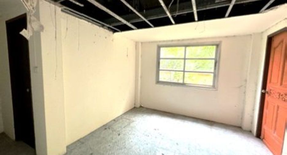 Haus zum Kauf mit 5 Zimmer in Ban Pong, Ratchaburi