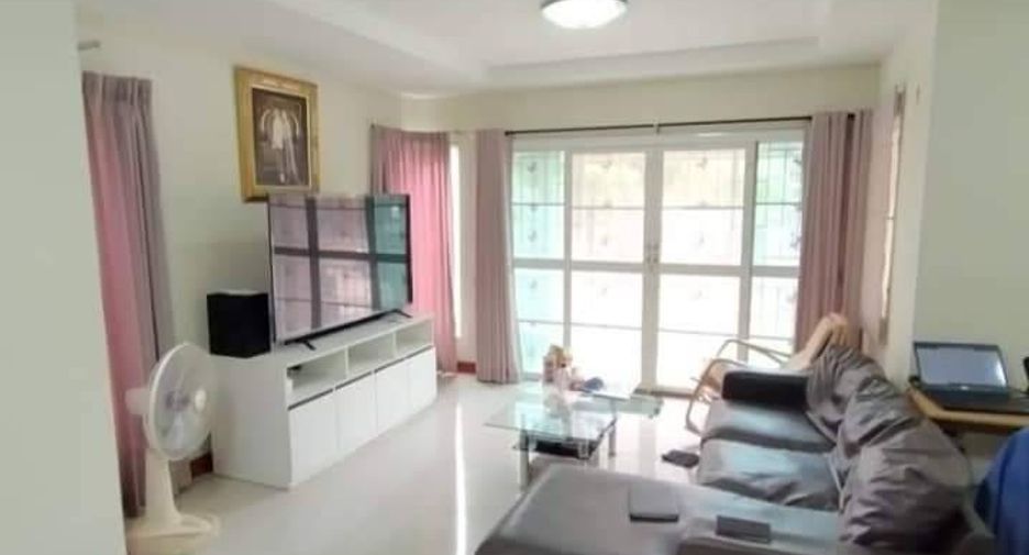 À vendre 3 chambres maison à Pluak Daeng, Rayong