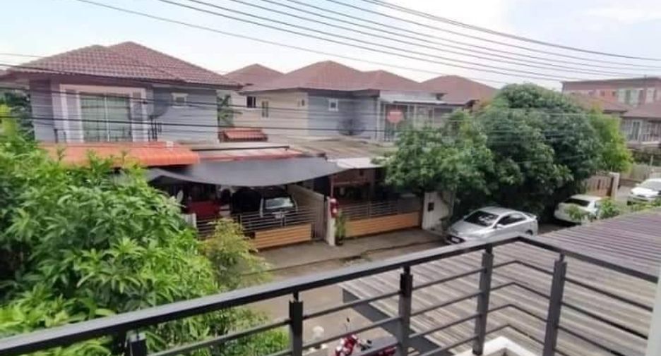 À vendre 3 chambres maison à Pluak Daeng, Rayong