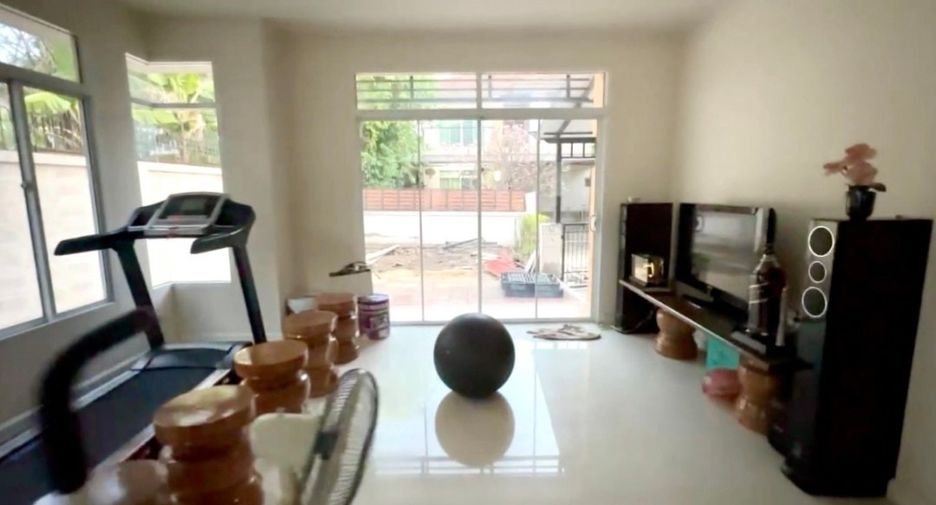 For sale 3 bedrooms house in Thung Khru, Bangkok