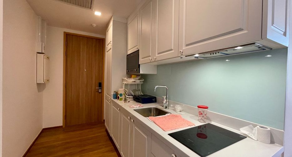 For rent 3 bedrooms condo in Watthana, Bangkok