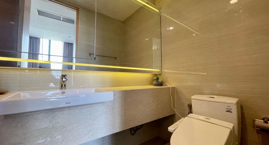 For rent 3 bedrooms condo in Watthana, Bangkok