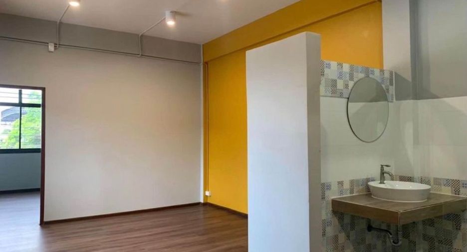 For rent 6 bed retail Space in Pak Kret, Nonthaburi