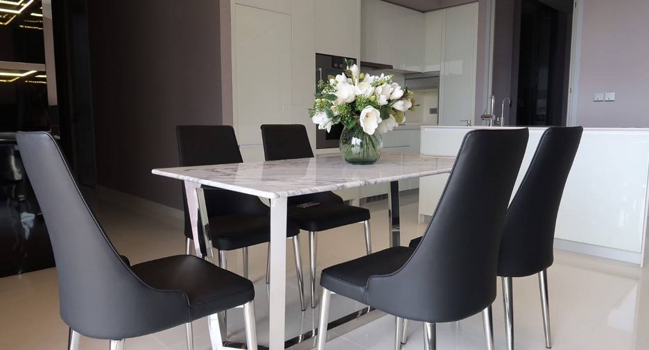 Condo en alquiler y en venta de 2 habitaciones en Khlong Toei, Bangkok