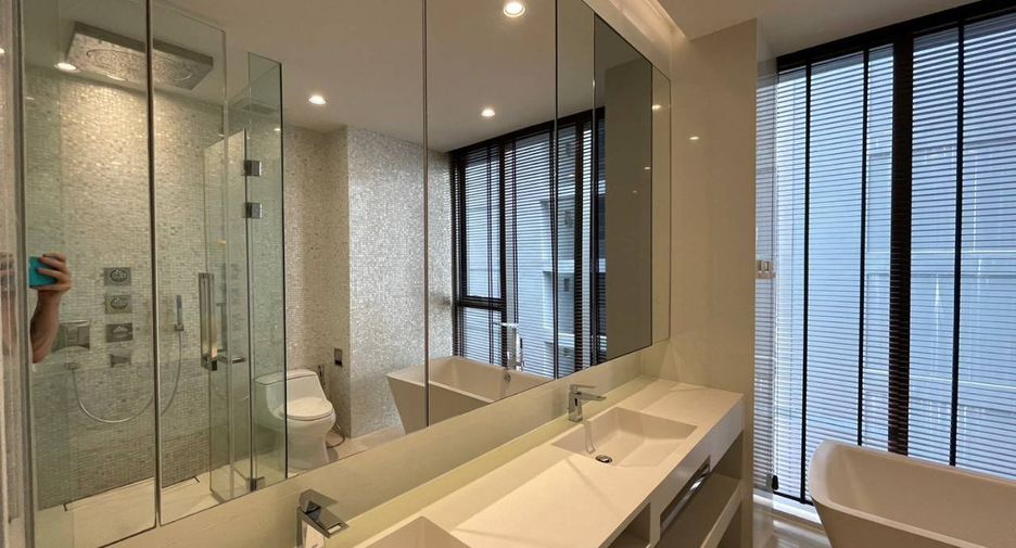 Condo en alquiler y en venta de 2 habitaciones en Khlong Toei, Bangkok