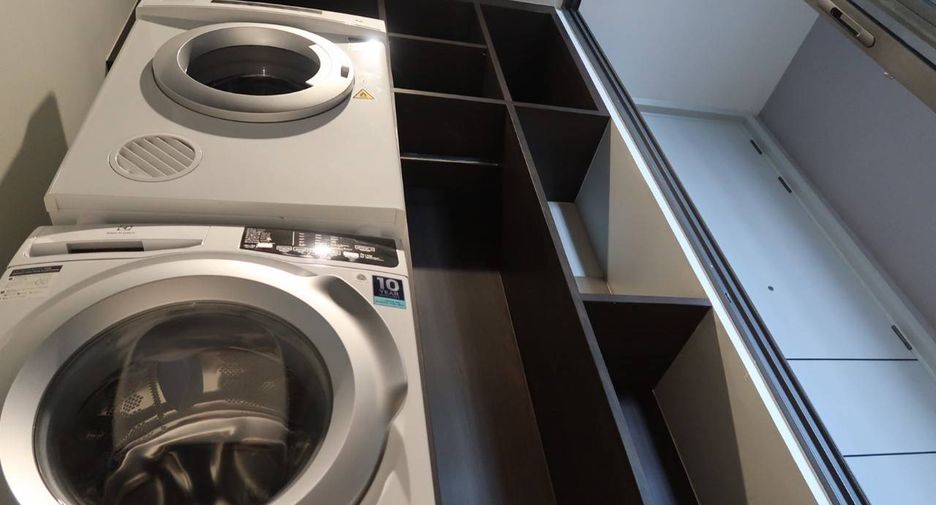 Condo en alquiler y en venta de 2 habitaciones en Khlong Toei, Bangkok