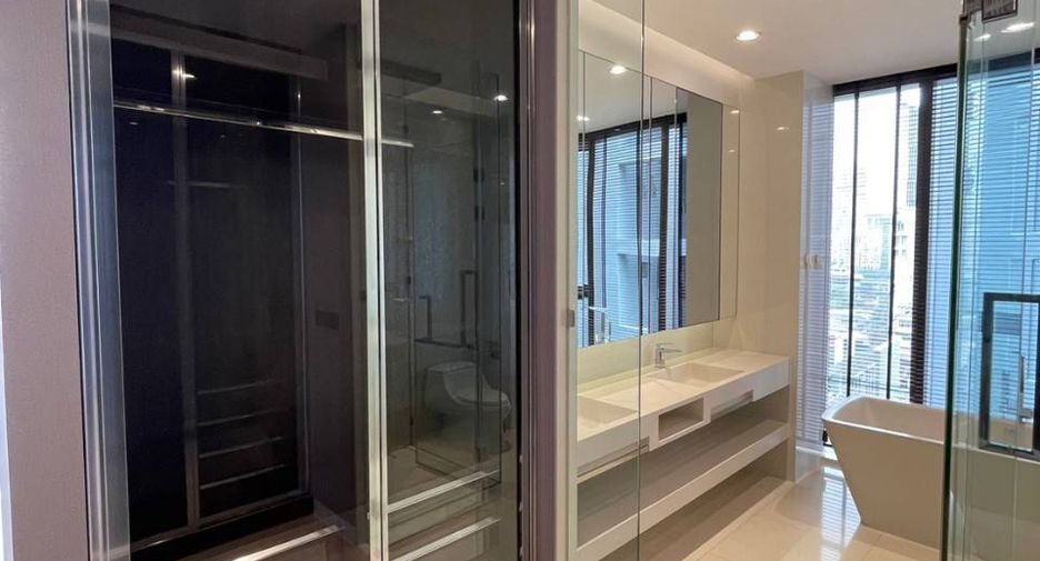 Condo en alquiler y en venta de 2 habitaciones en Khlong Toei, Bangkok