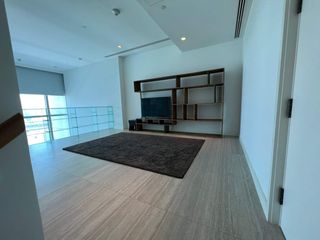 For rent 2 bedrooms condo in Pathum Wan, Bangkok