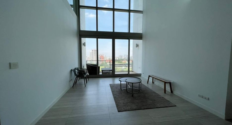 For rent 2 bedrooms condo in Pathum Wan, Bangkok