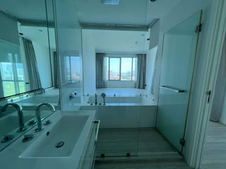 For rent 2 bedrooms condo in Pathum Wan, Bangkok