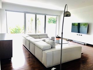 For sale 3 bed townhouse in Khlong Toei, Bangkok