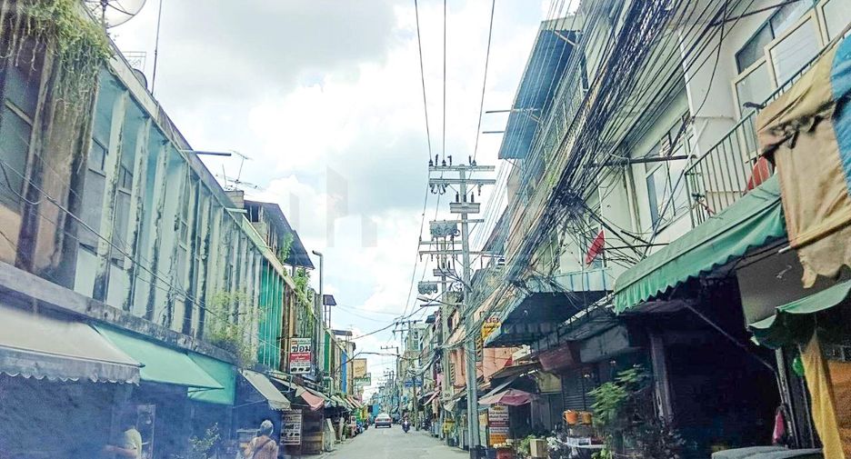 For sale 2 bedrooms retail Space in Bang Phlat, Bangkok