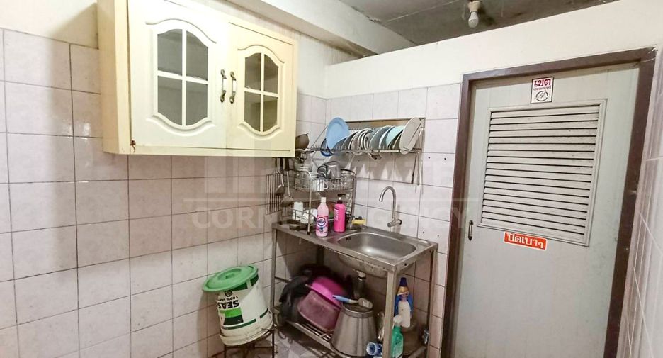 For sale 2 bedrooms retail Space in Bang Phlat, Bangkok