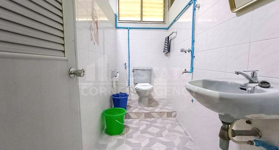 For sale 2 bedrooms retail Space in Bang Phlat, Bangkok