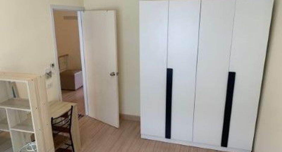 For rent 4 bedrooms townhouse in Bang Phli, Samut Prakan