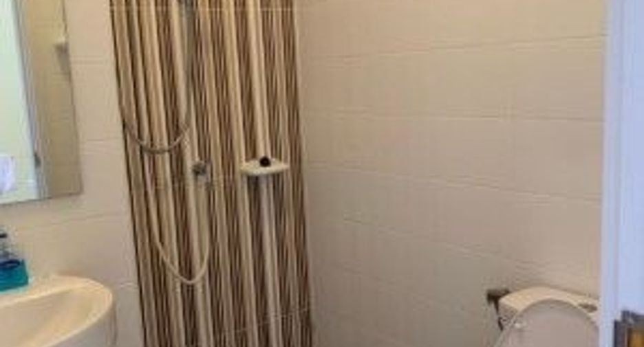 For rent 4 bedrooms townhouse in Bang Phli, Samut Prakan