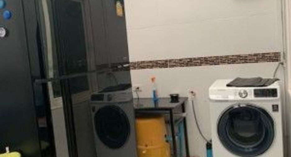 For rent 4 bedrooms townhouse in Bang Phli, Samut Prakan